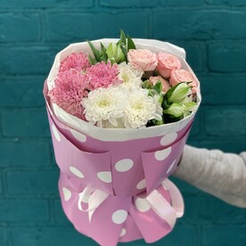 Букет из хризантем и роз