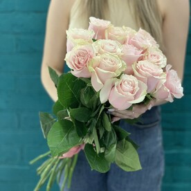 Букет 15 розовых роз