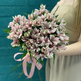 Букет 9 альстромерий