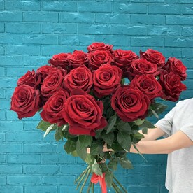 Акция Букет 19 красных метровых роз