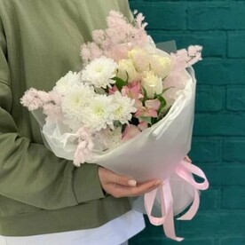 Букет из альстромерии и хризантемы