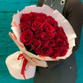 Букет из 25 красных роз