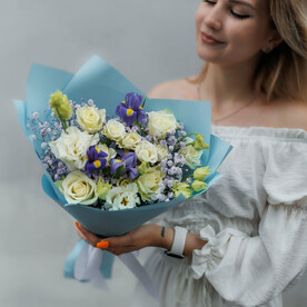 Букет нежный с ирисами