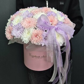 Шляпная коробочка с хризантемами