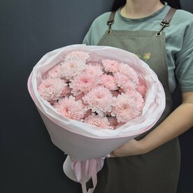 Букет из 5 нежно розовых хризантем