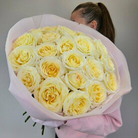 21 пионовидная роза Candlelight