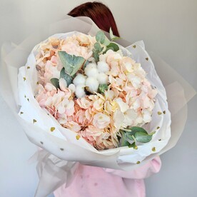 Монобукет 3 персиковые гортензии с хлопком