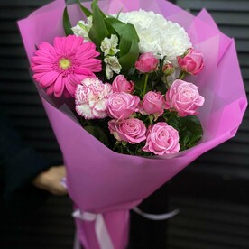 Букет свежих цветов