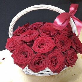 Корзинка с розами