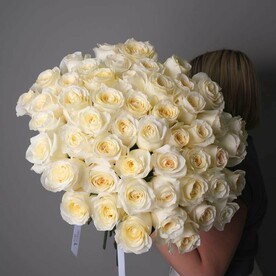 51 пионовидная роза