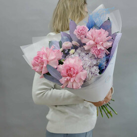 Авторский букет "Сиреневый туман": кружевная роза, гортензия, диантус