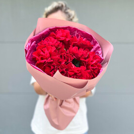 Монобукет из бордовых кружевных роз