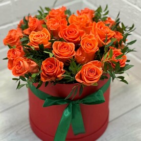 Розы в коробке "Розы Вау"