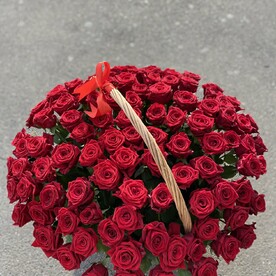 101 Роза в корзине