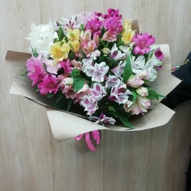 Букет летний микс альстромерий