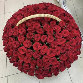 Корзина роз вместо слов