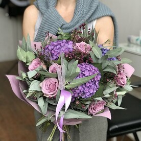 Букет с гортензией