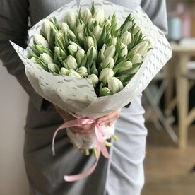 Букет из белых тюльпанов 49 шт