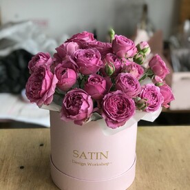 Цветы в шляпной коробке «Света Соколова»