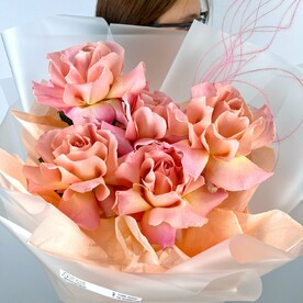 Французские розы персиковые