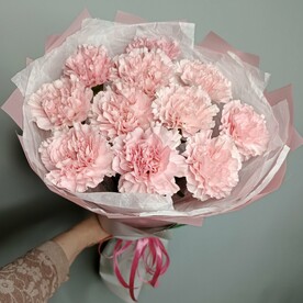 Гвоздика в розовых тонах