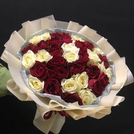 Букет из 35 кенийских роз микс