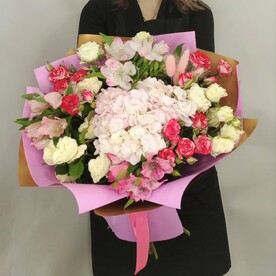 Букет с гортензией Шикарный день