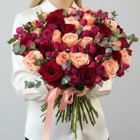 Букет с пионовидными розами "Королевский бал"