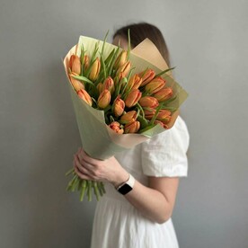 Букет из оранжевых тюльпанов