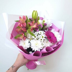 Букет из лилии, альстромерии, хризантемы