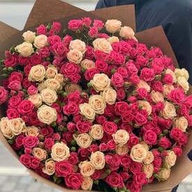 Букет «55 кустовых роз»