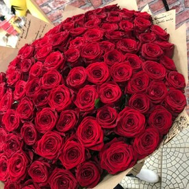 Букет «Ред наоми 101»