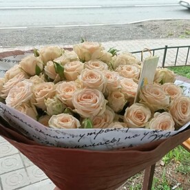 Букет кустовых роз 25 шт «Яна»