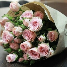 Кустовая роза Лидия