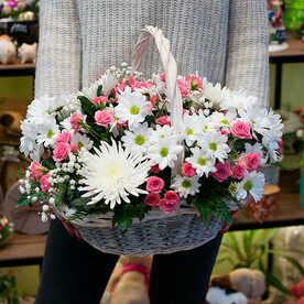 Корзина с цветами