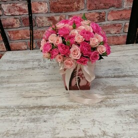 Коробка кустовых роз «Плизе»