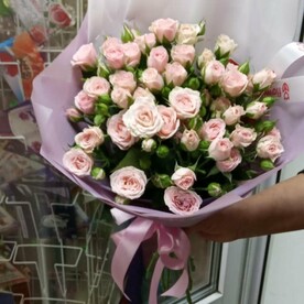 Мини букетик из кустовой розы