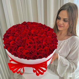 101 красная роза в коробке