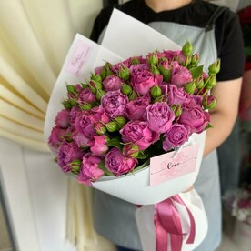 Букет пионовидных роз