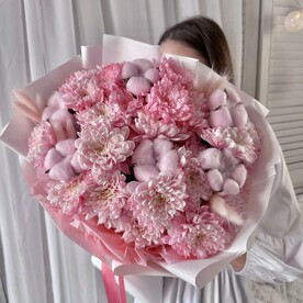 Авторский букет: розовая хризантема, натуральный хлопок и лагурус🌸Размер М