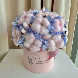 Сухоцветы и стабилизированные цветы в коробке розовый (размер S)