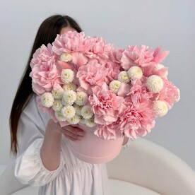 Цветы в коробке: диантус, хризантема 🌸 Размер М
