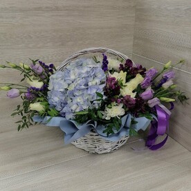 Корзина с цветами