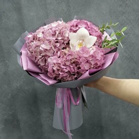 Гортензия с орхидеей стильно