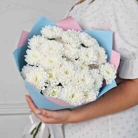 Букет из белых хризантем