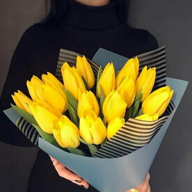 Букет из 19 желтого тюльпана