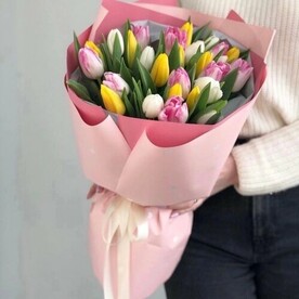 Нежный микс тюльпанов