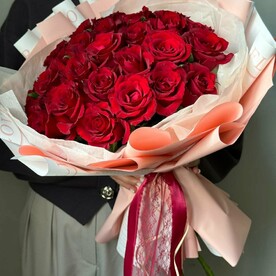 25 красных кенийских роз