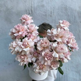 Стильная шляпная коробка с французскими розами