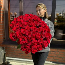 Букет из 55 высоких роз Эквадор